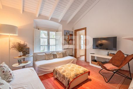 Wonderful Andalusian style Villa located in the prestigious urbanization of ALTOS DE VALDERRAMA, Sotogrande