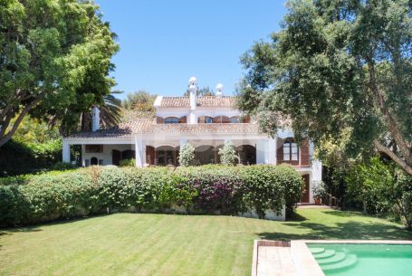 Estupenda Villa situada en Prestigiosa Zona de Sotogrande Costa