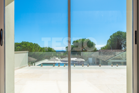Villa with Spectacular Views Over the Golf Course and the Sea in Sotogrande Alto