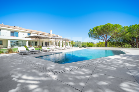 Villa with Spectacular Views Over the Golf Course and the Sea in Sotogrande Alto