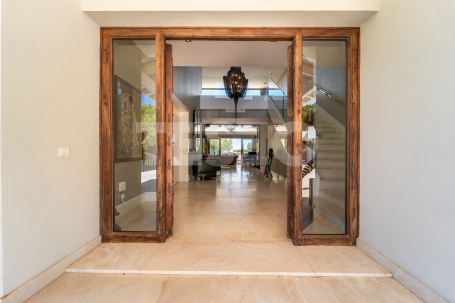 Villa with Spectacular Views Over the Golf Course and the Sea in Sotogrande Alto