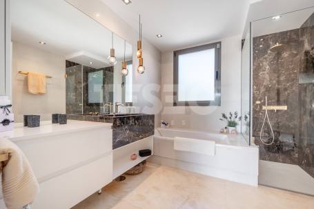 Villa with Spectacular Views Over the Golf Course and the Sea in Sotogrande Alto