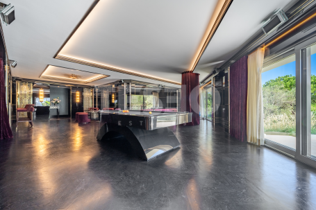 Villa with Spectacular Views Over the Golf Course and the Sea in Sotogrande Alto