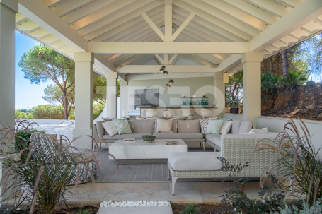 Villa with Spectacular Views Over the Golf Course and the Sea in Sotogrande Alto