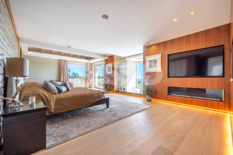 Villa with Spectacular Views Over the Golf Course and the Sea in Sotogrande Alto