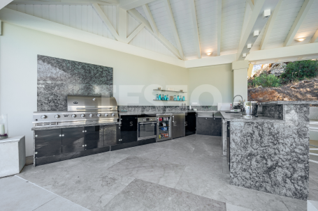 Villa with Spectacular Views Over the Golf Course and the Sea in Sotogrande Alto