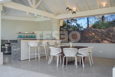 Villa with Spectacular Views Over the Golf Course and the Sea in Sotogrande Alto