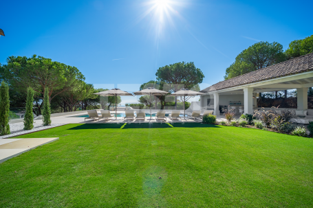 Villa with Spectacular Views Over the Golf Course and the Sea in Sotogrande Alto