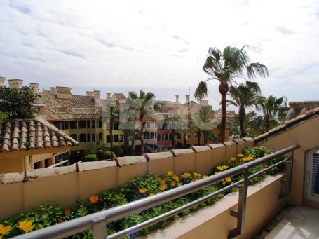 Ático con Vistas al Mar en el Puerto Deportivo de Sotogrande