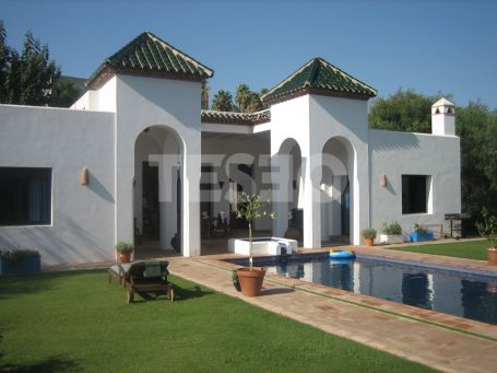 Beautiful villa in Sotogrande Alto with Arab Style