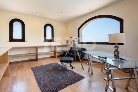 Exclusive Listing: Villa with the Best Sea Views and Exceptional Charm in Sotogrande Alto