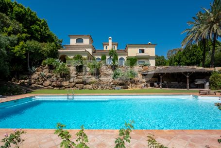 Exclusive Listing: Villa with the Best Sea Views and Exceptional Charm in Sotogrande Alto