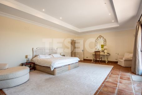 Exclusive Listing: Villa with the Best Sea Views and Exceptional Charm in Sotogrande Alto