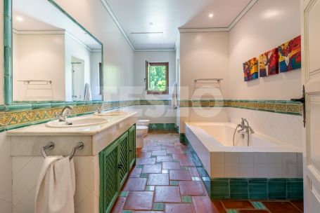 Exclusive Listing: Villa with the Best Sea Views and Exceptional Charm in Sotogrande Alto