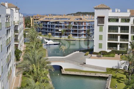 Apartamento en la Marina de Sotogrande con vistas del Puerto