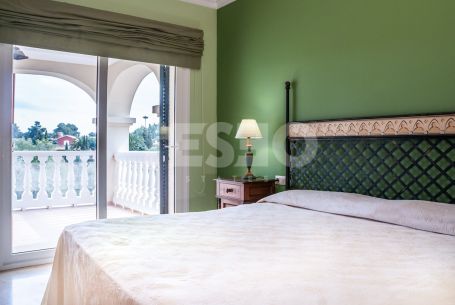 5 bedroom Villa with guest apartment in Sotogrande Costa