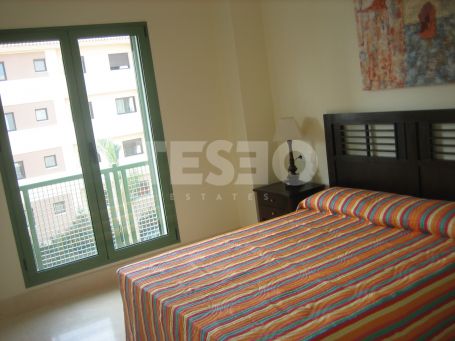 Apartment well located near the Yacth Club