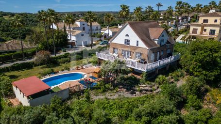 PRECIOSA VILLA DE ESTILO ALPINO EN SOTOGRANDE ALTO