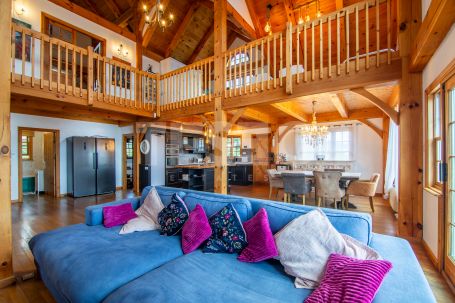 PRECIOSA VILLA DE ESTILO ALPINO EN SOTOGRANDE ALTO