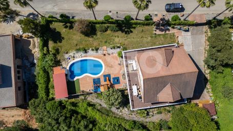 PRECIOSA VILLA DE ESTILO ALPINO EN SOTOGRANDE ALTO