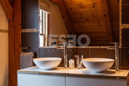 PRECIOSA VILLA DE ESTILO ALPINO EN SOTOGRANDE ALTO