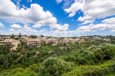 PRECIOSA VILLA DE ESTILO ALPINO EN SOTOGRANDE ALTO