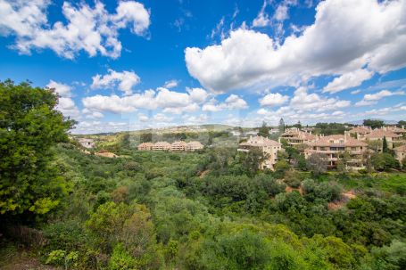 PRECIOSA VILLA DE ESTILO ALPINO EN SOTOGRANDE ALTO