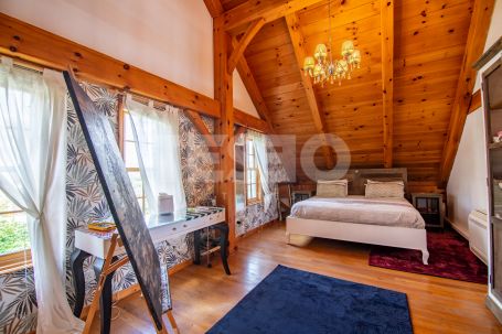 PRECIOSA VILLA DE ESTILO ALPINO EN SOTOGRANDE ALTO
