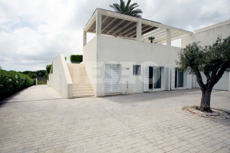 Exclusive villa with a contemporary style in la Reserva of Sotogrande