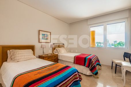 Exclusive apartment in Ribera del Marlin