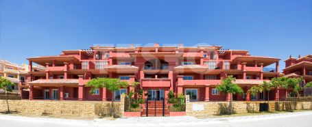 Apartment of generous dimensions in the complex La Mesana