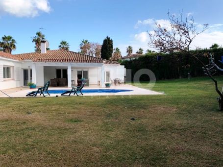 Acogedora villa en la zona B de Sotogrande.