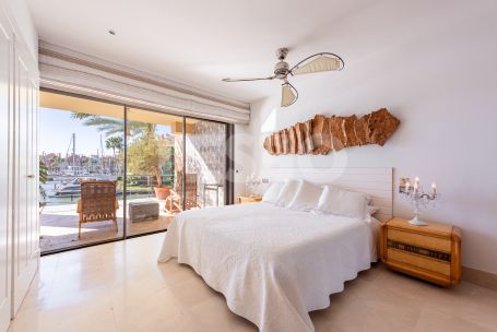 Large Apartment for sale in Isla de la Vela with lovely Marina views