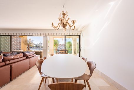 Large Apartment for sale in Isla de la Vela with lovely Marina views