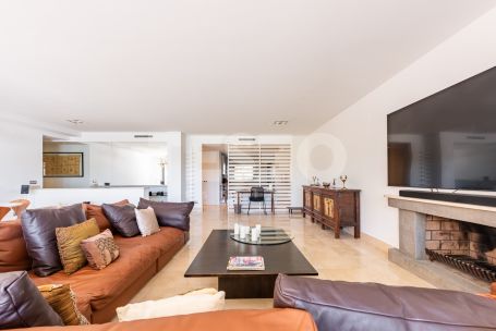 Large Apartment for sale in Isla de la Vela with lovely Marina views