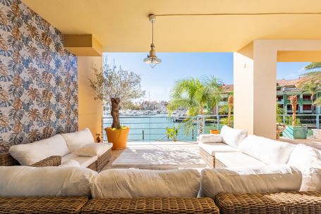 Large Apartment for sale in Isla de la Vela with lovely Marina views