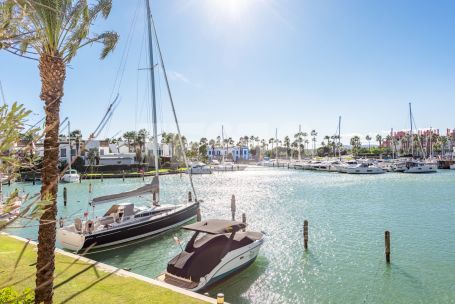 Large Apartment for sale in Isla de la Vela with lovely Marina views