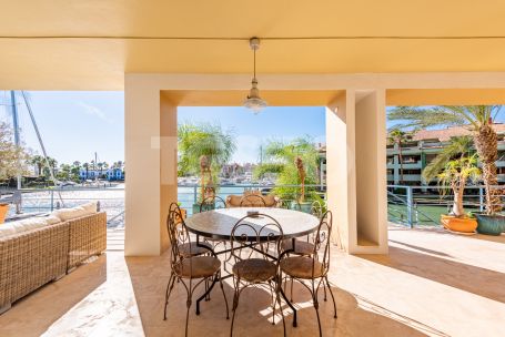 Large Apartment for sale in Isla de la Vela with lovely Marina views