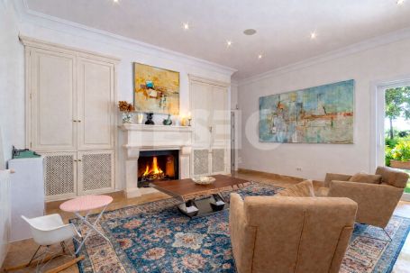 Villa à louer en Reyes y Reinas, Sotogrande Costa