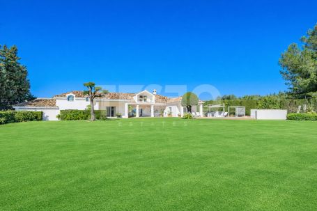 Villa à louer en Reyes y Reinas, Sotogrande Costa