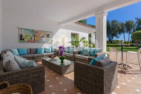 Villa à louer en Reyes y Reinas, Sotogrande Costa