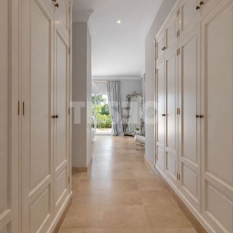 Villa à louer en Reyes y Reinas, Sotogrande Costa