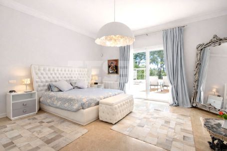 Villa à louer en Reyes y Reinas, Sotogrande Costa