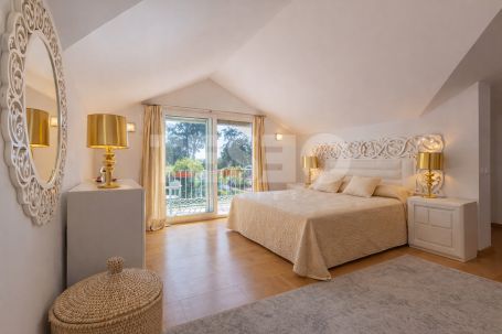 Villa à louer en Reyes y Reinas, Sotogrande Costa