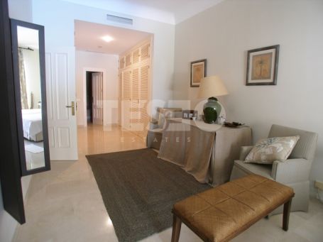 Beautiful Apartment in Paseo del Mar. On the Beach!