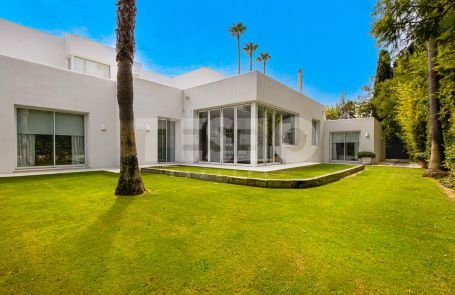 Newly Refurbished Villa in the exclusive area of Kings and Queens, Sotogrande Costa