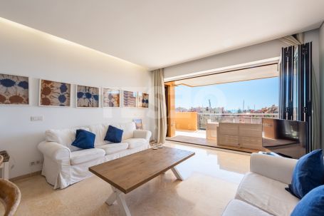 Elegantes Marina-Apartment mit Panoramablick auf das Meer in Ribera del Marlin, Sotogrande