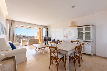 Elegantes Marina-Apartment mit Panoramablick auf das Meer in Ribera del Marlin, Sotogrande