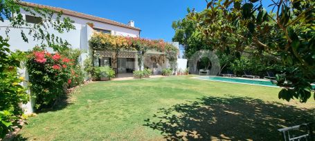 Beautiful traditional villa for sale in zona B, Sotogrande