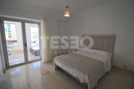 Impresionante apartamento modernizado de 3 dormitorios en Ribera de la Romana.